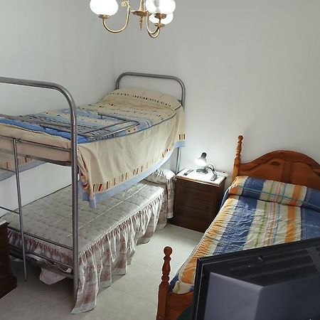 Habitacion Privada Triple Toledo Bagian luar foto