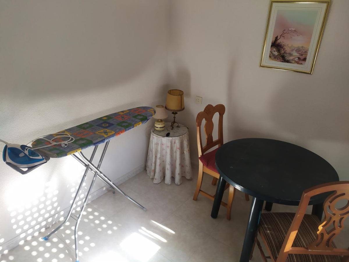 Habitacion Privada Triple Toledo Bagian luar foto