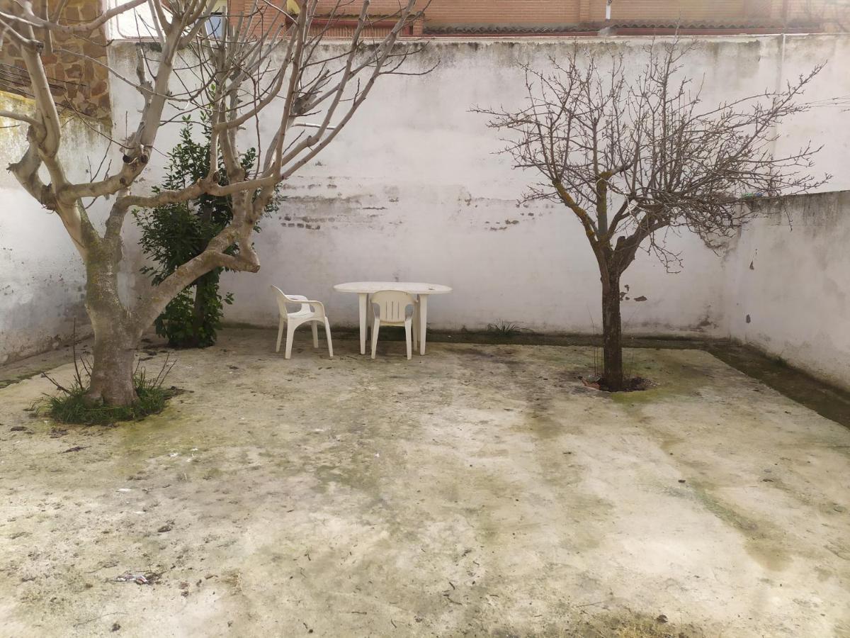 Habitacion Privada Triple Toledo Bagian luar foto