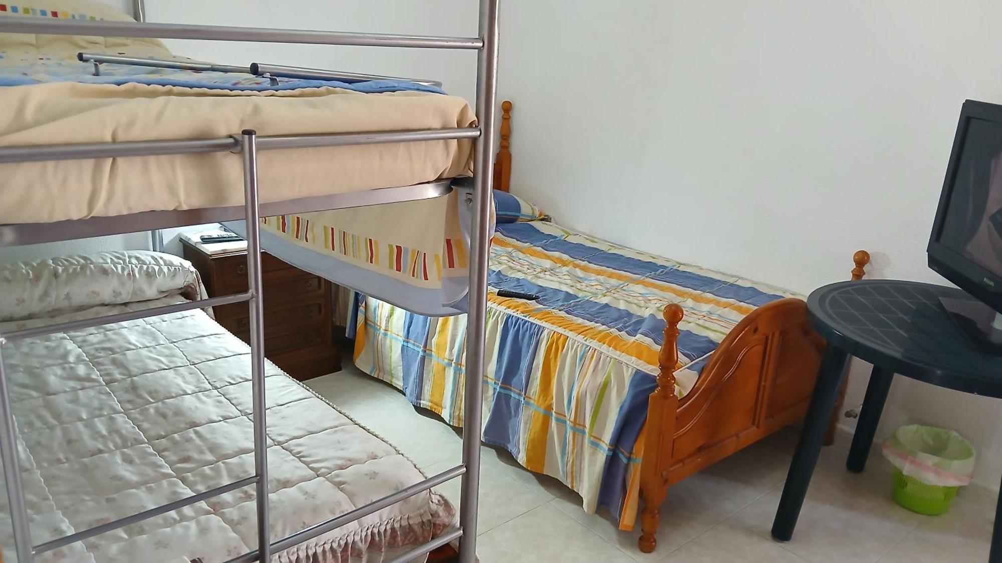 Habitacion Privada Triple Toledo Bagian luar foto