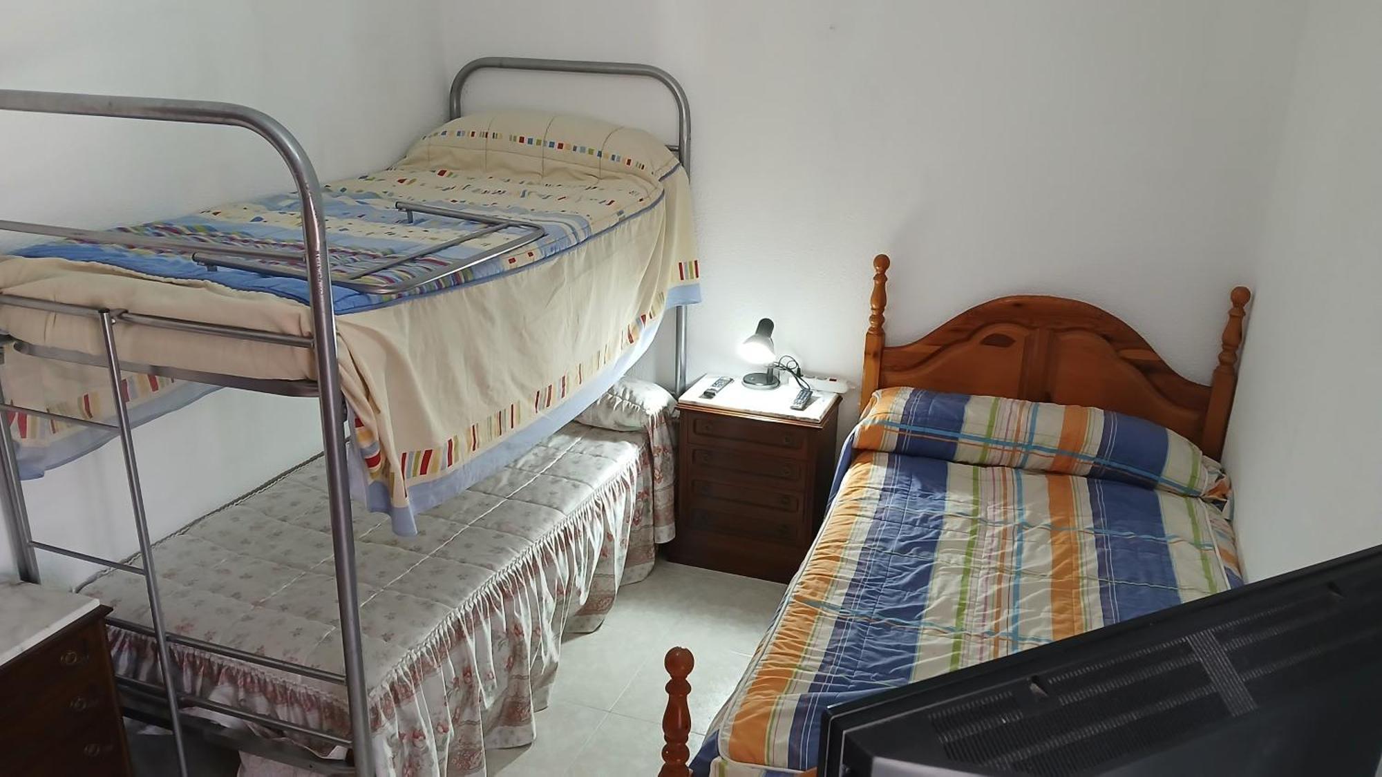 Habitacion Privada Triple Toledo Bagian luar foto